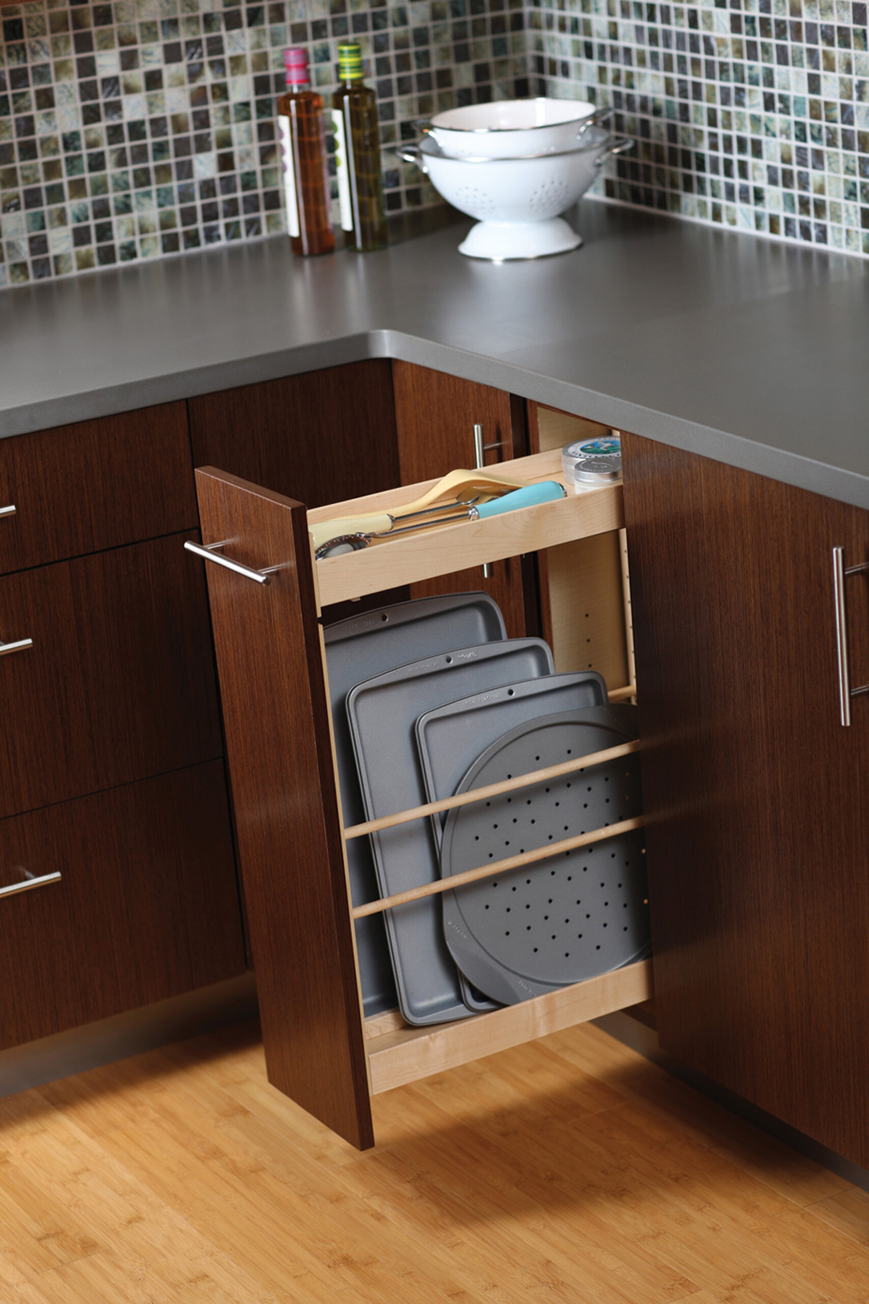 Pull-Out Tray Storage - Pan & Tray Storage